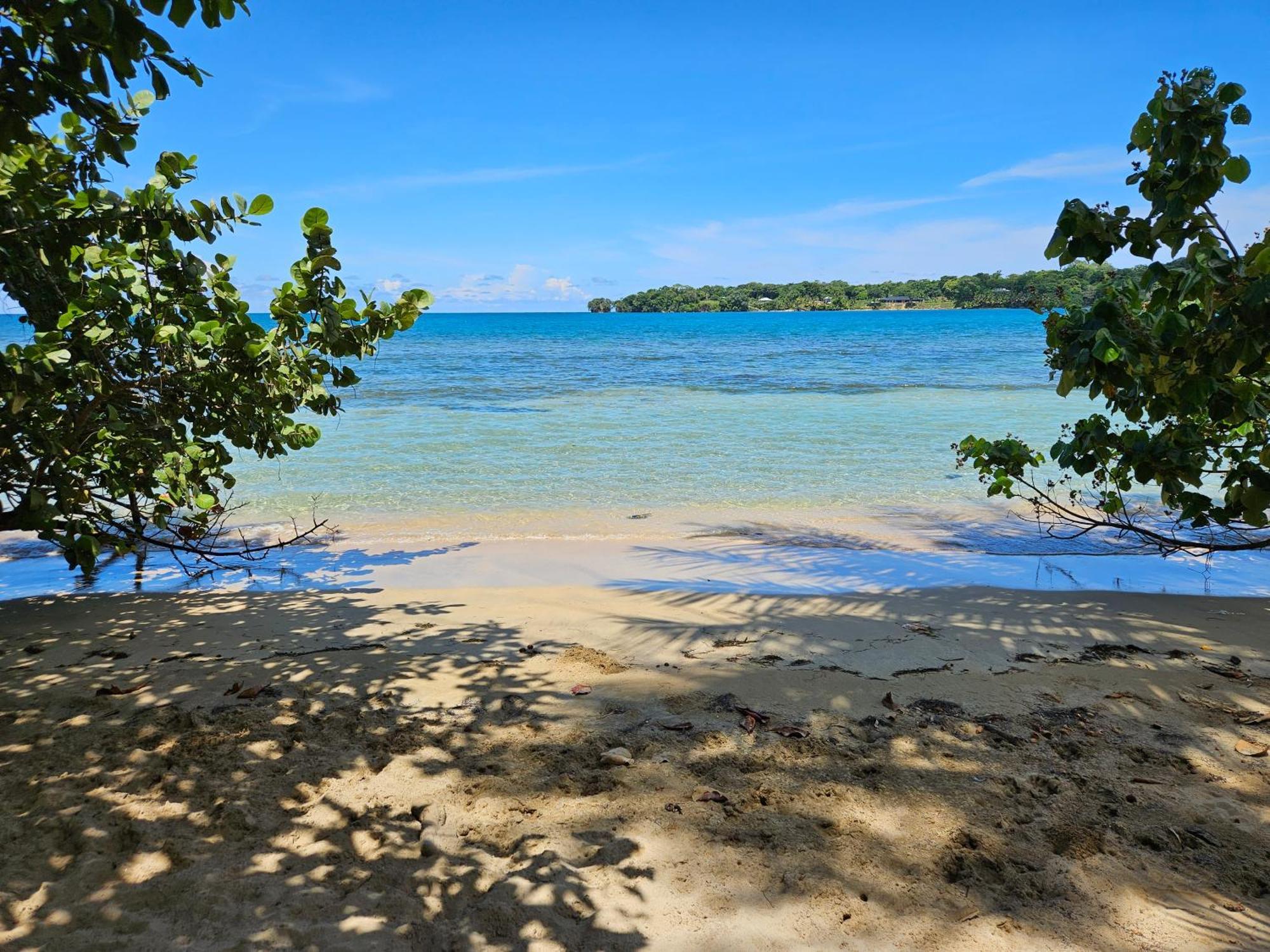 Drago Beach House - Private Beach Boca del Drago Esterno foto